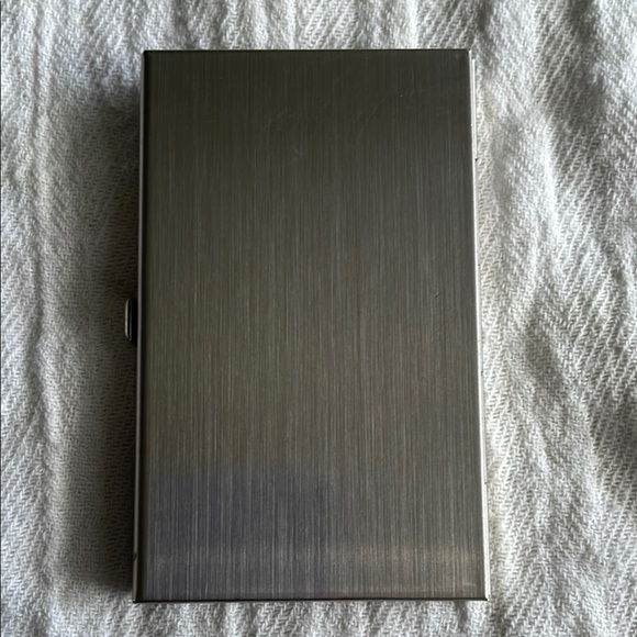 Blue Seahorse Metal Card Holder - Picture 2 of 3